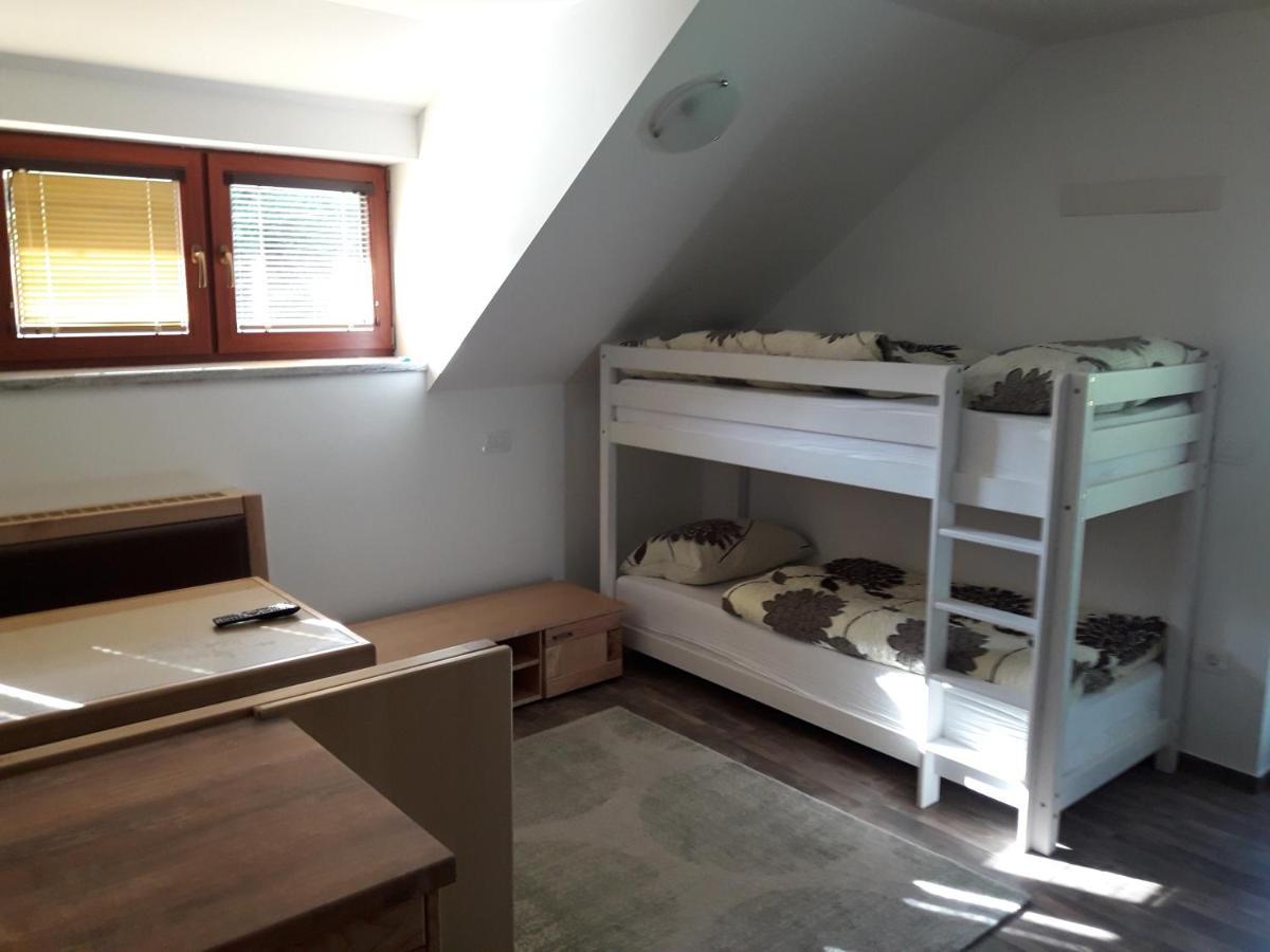 Simnovi Apartmaji - Surrounded By Nature 캄니크 외부 사진
