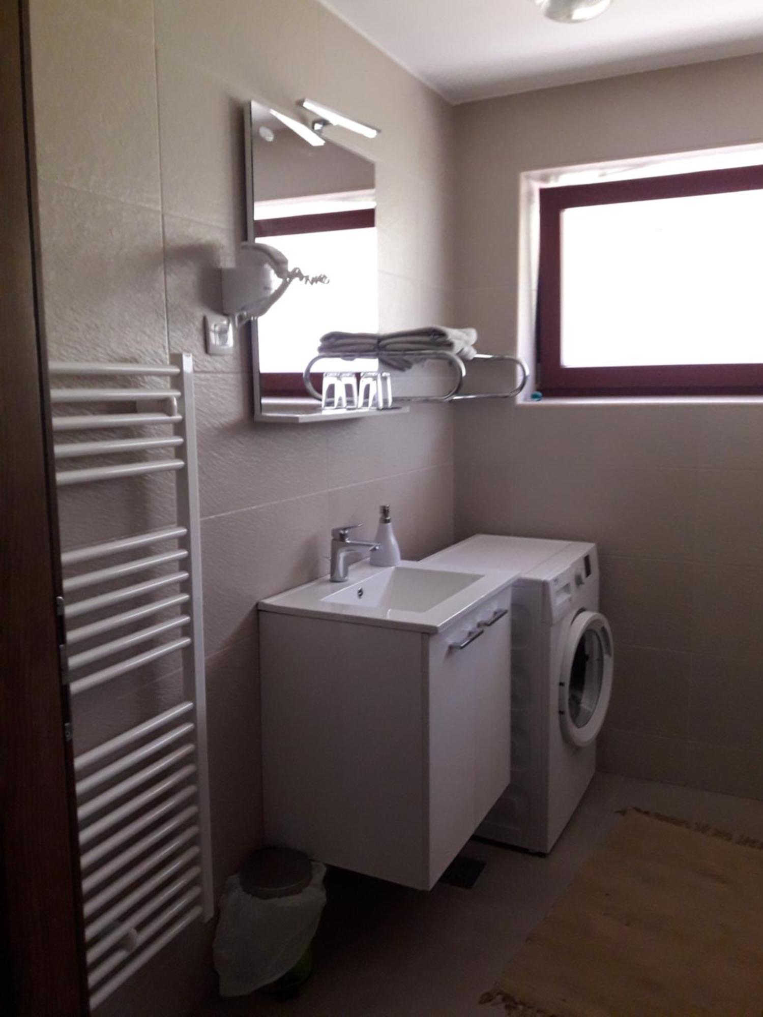 Simnovi Apartmaji - Surrounded By Nature 캄니크 외부 사진