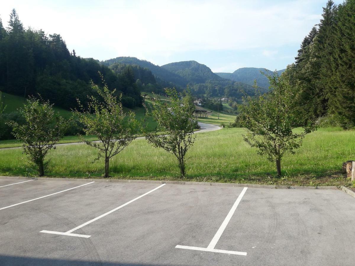 Simnovi Apartmaji - Surrounded By Nature 캄니크 외부 사진
