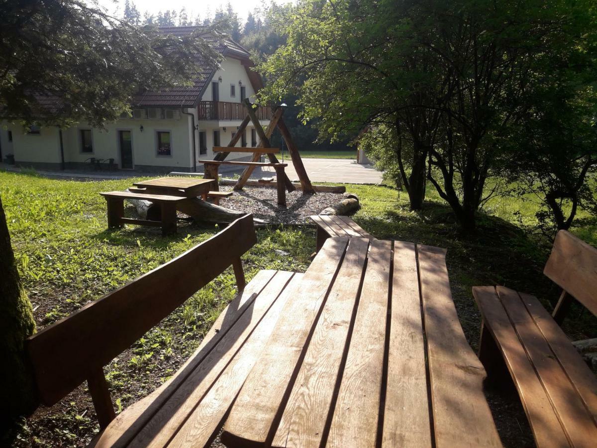 Simnovi Apartmaji - Surrounded By Nature 캄니크 외부 사진
