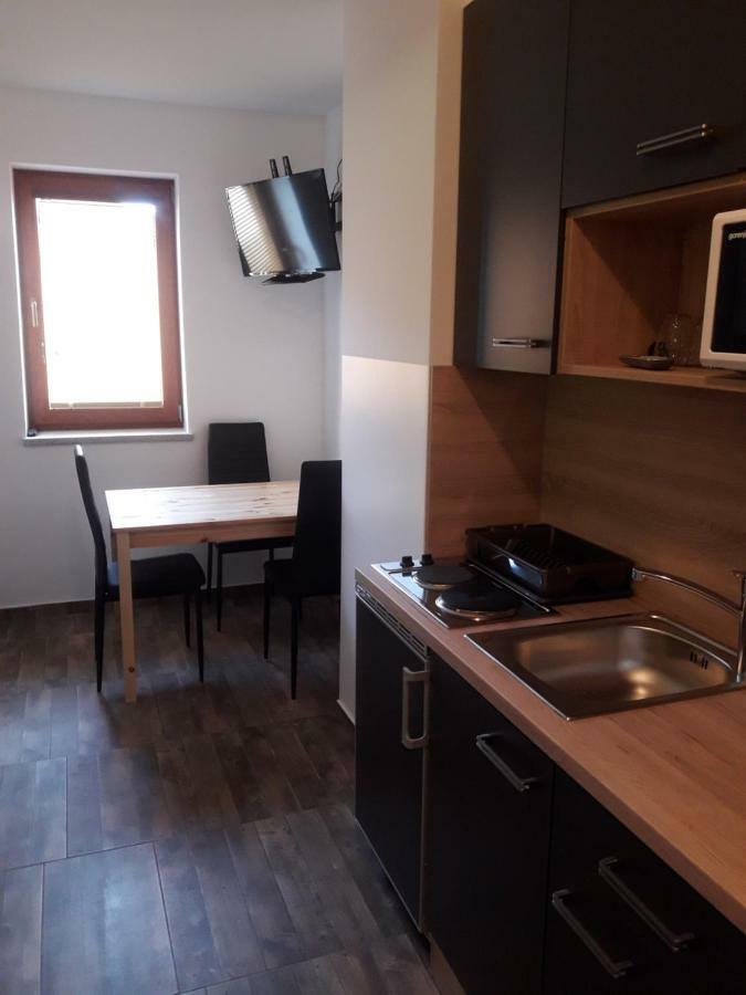 Simnovi Apartmaji - Surrounded By Nature 캄니크 외부 사진